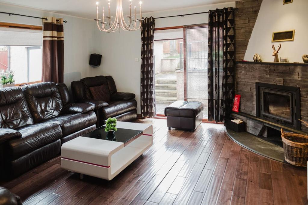 , Cosy House In Villa